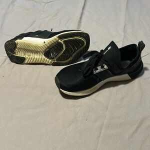 7.5 black and white New balance